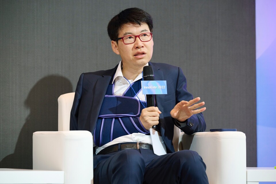 이노게이트 2022에서 반기안 상무가 연조를 하고 있다. [사진=반기안 상무]