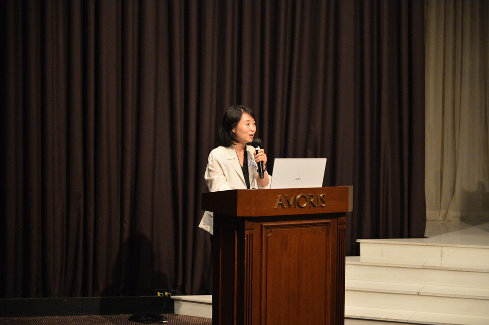 정경화 네이버 이사가 '네이버 스마트스토어와 AI Agent 시대'라는 주제로 무대에 올랐다.[사진=(사)도전과나눔]